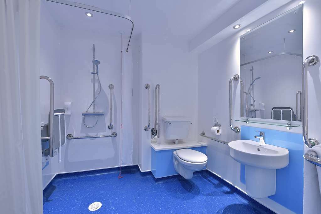 Travelodge Peterborough Central Room photo